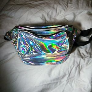 holographic fanny pack🌼